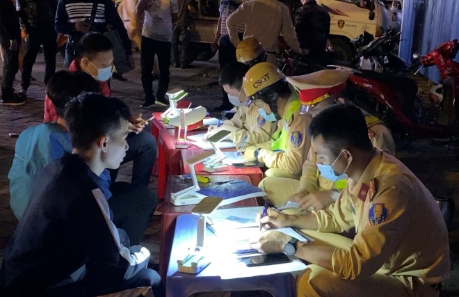 Sau 2 tuần thực hiện  Tổng kiểm soát phương tiện xe mô tô, xe gắn máy: Phát hiện 2.220 trường hợp vi phạm